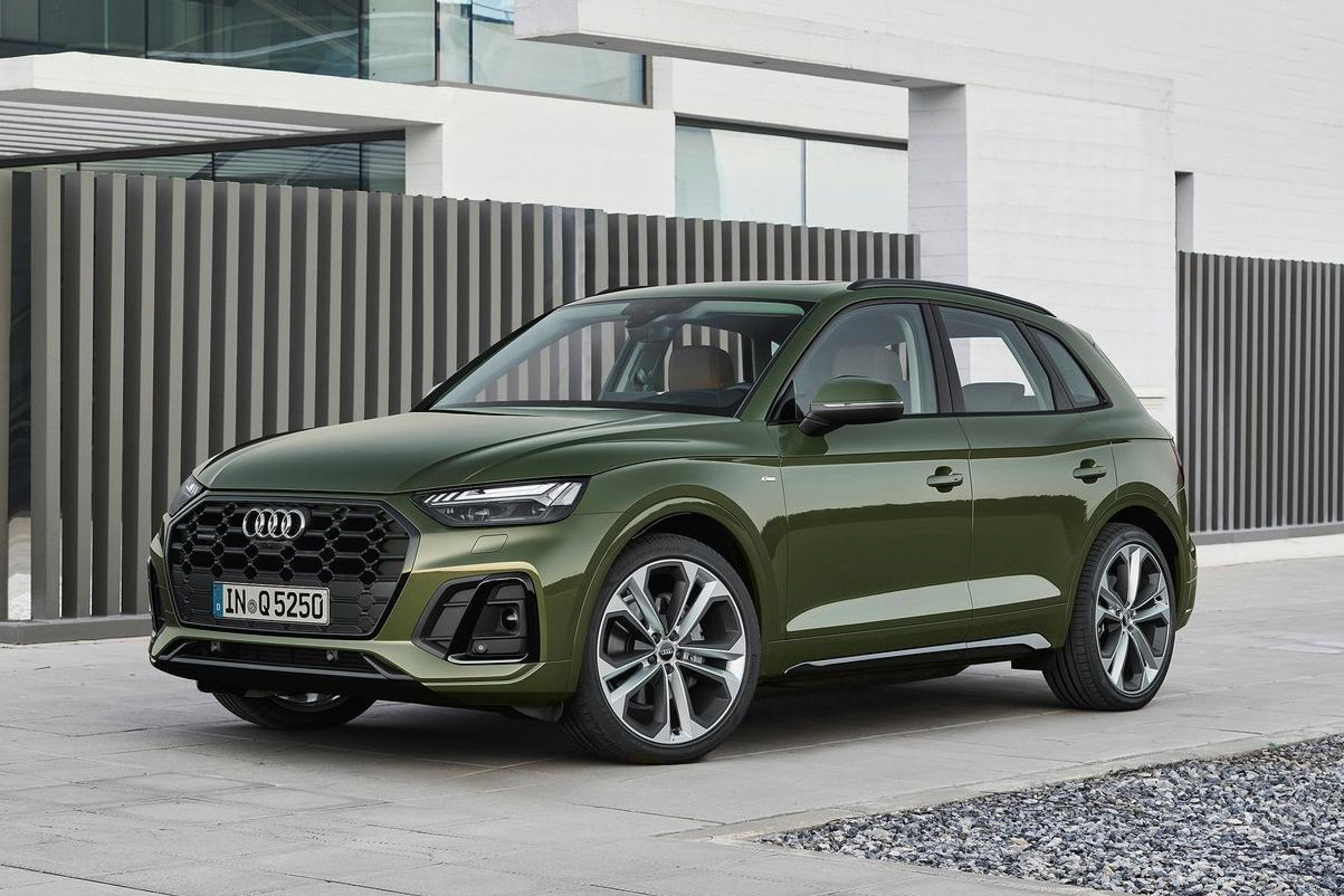 รูป 2021 Audi Q5 public