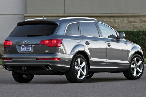Audi Q7 อย่างเป็นทางการ