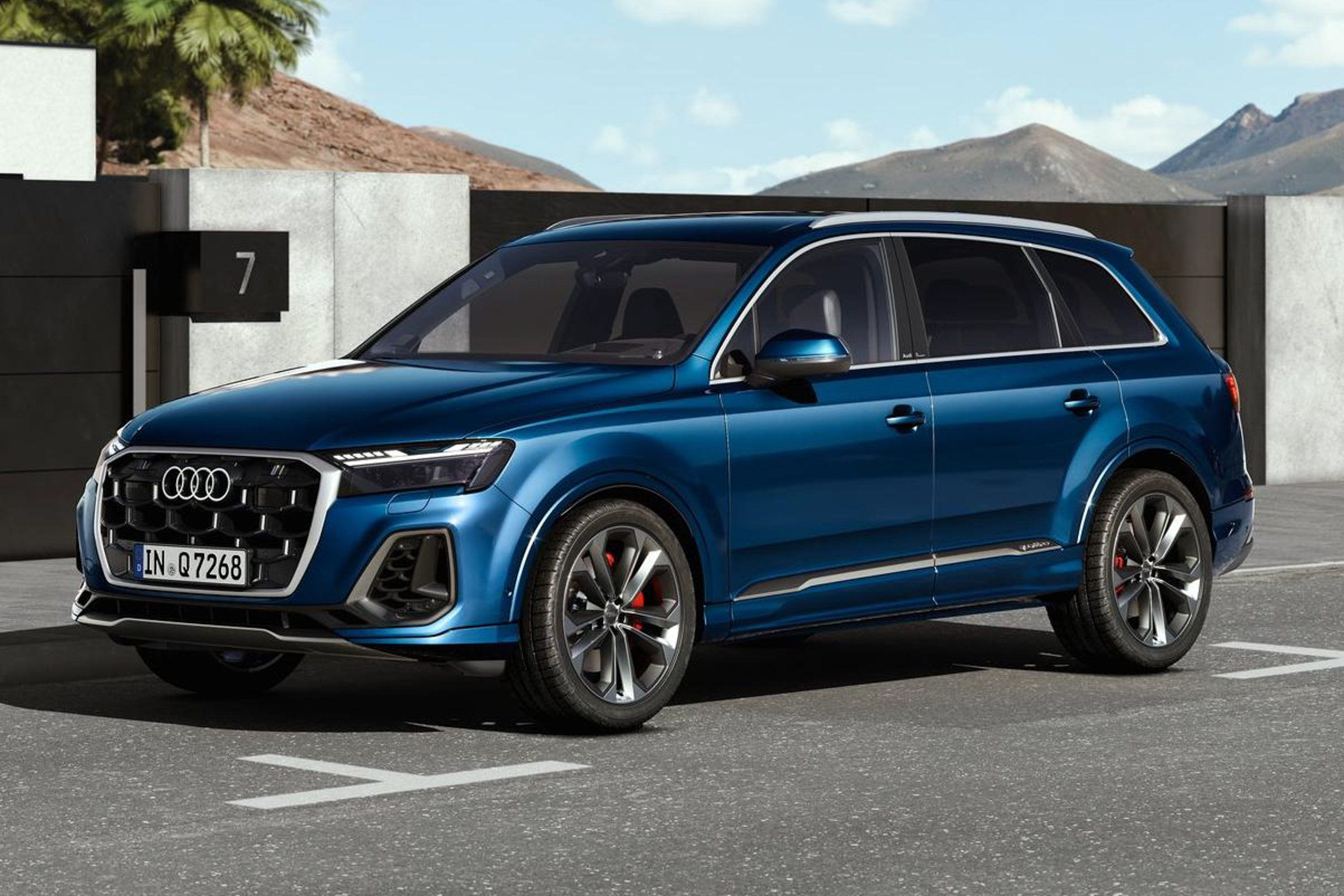 รูป 2025 Audi Q7 public