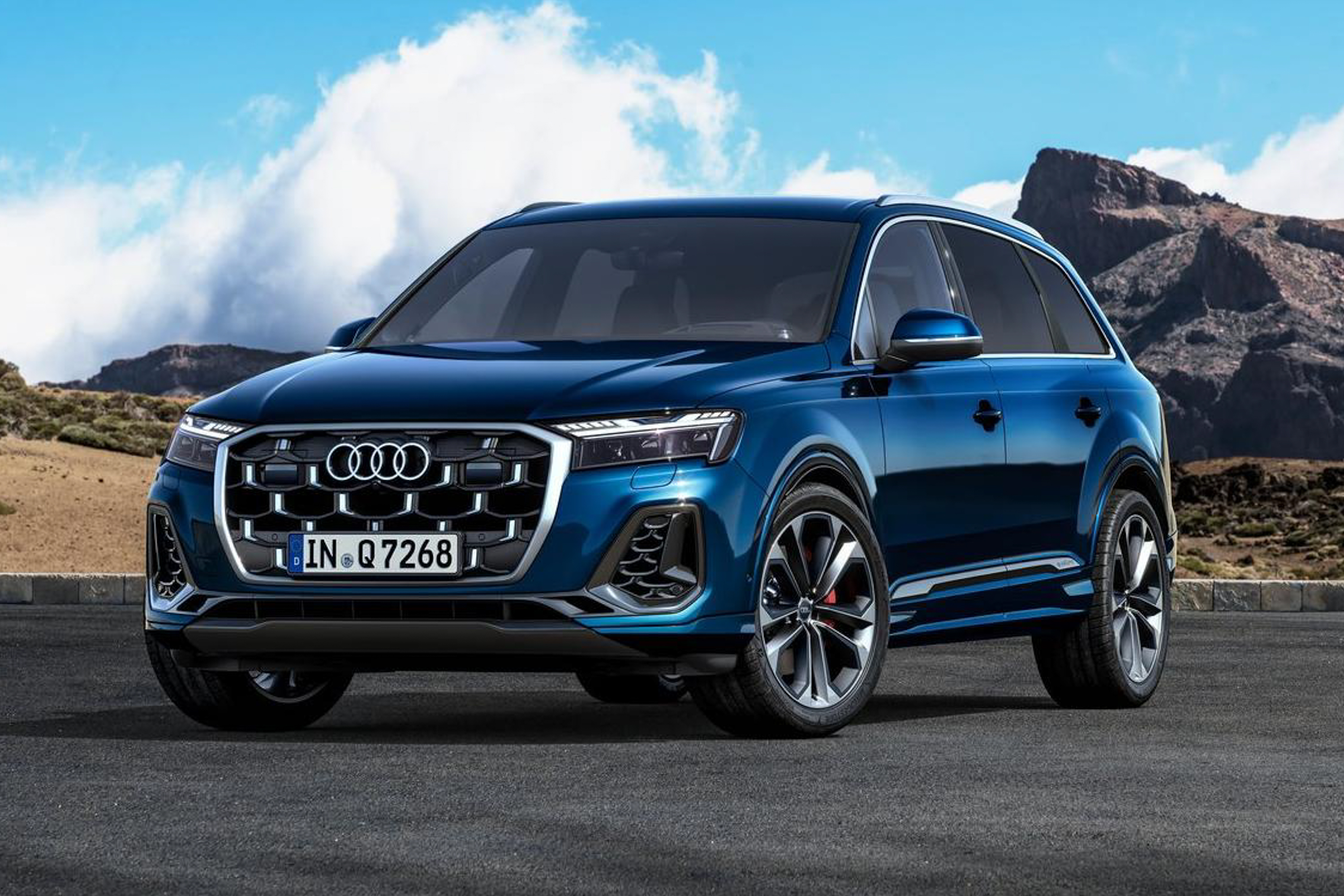 รูป 2025 Audi Q7 public