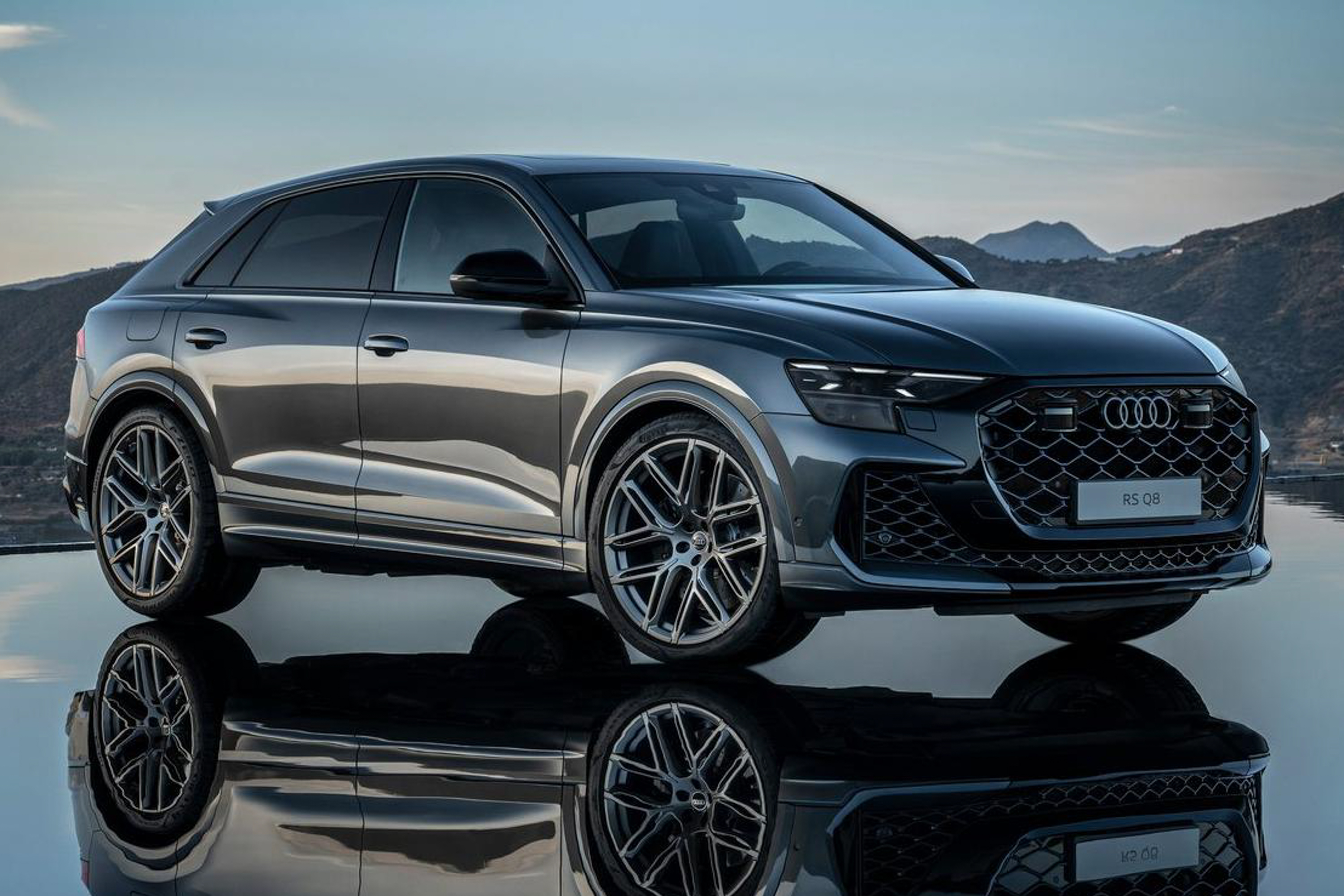 รูป Audi RS Q8 quattro Performance 2025