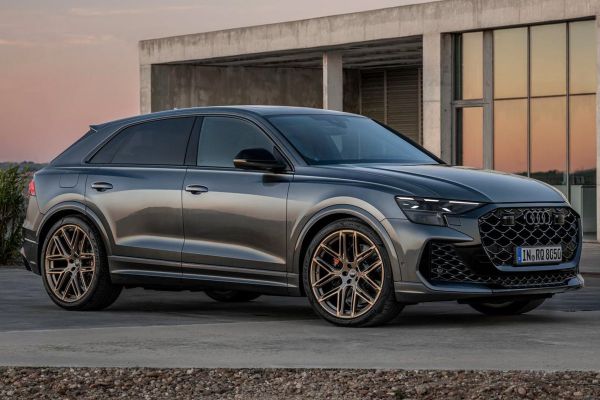 รูป Audi RS Q8