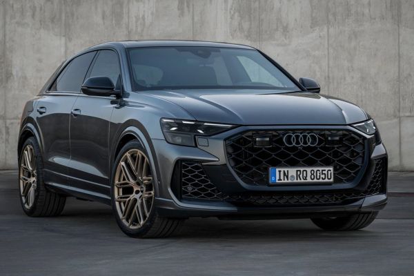 รูป Audi RS Q8