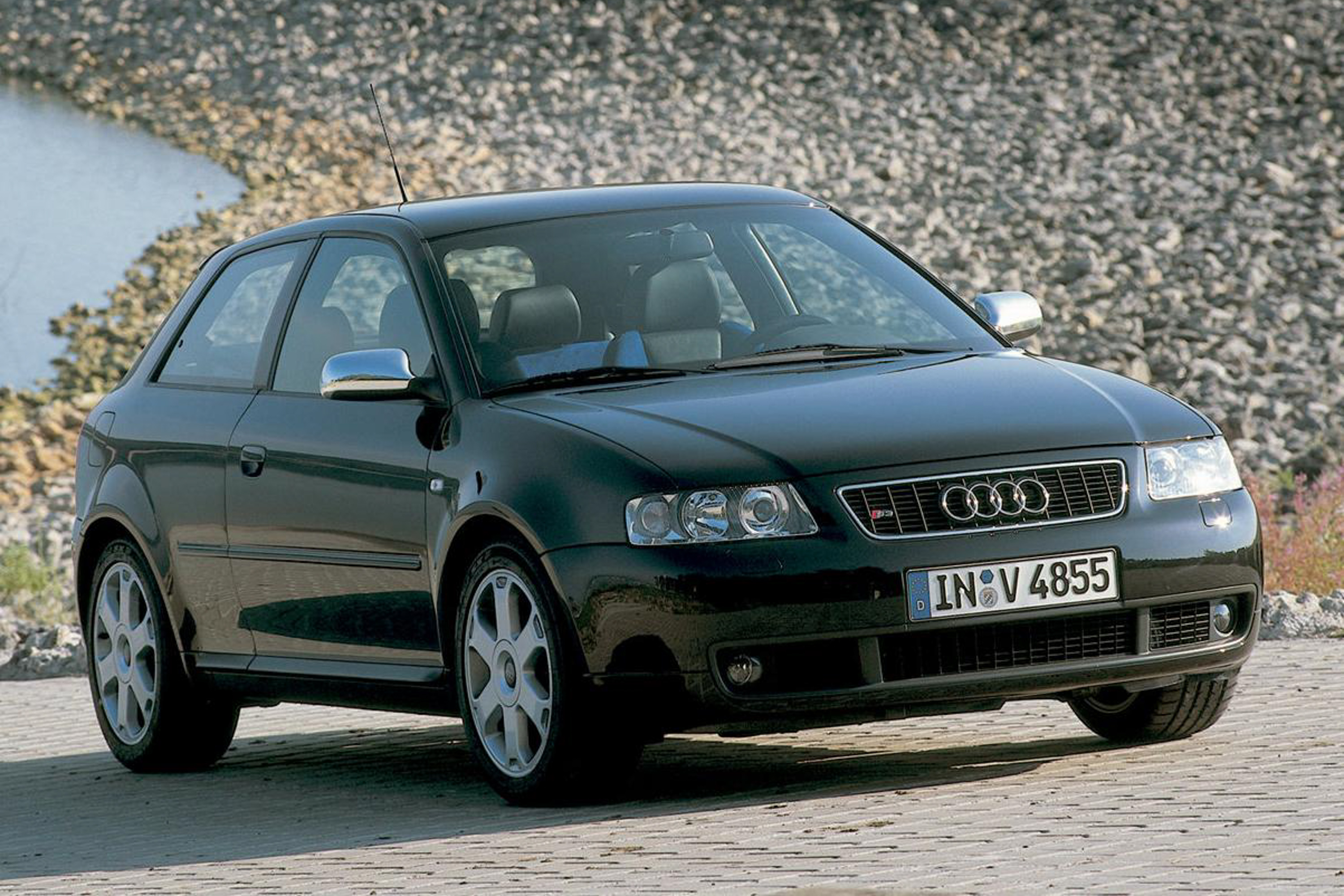 รูป 2000 Audi S3 public