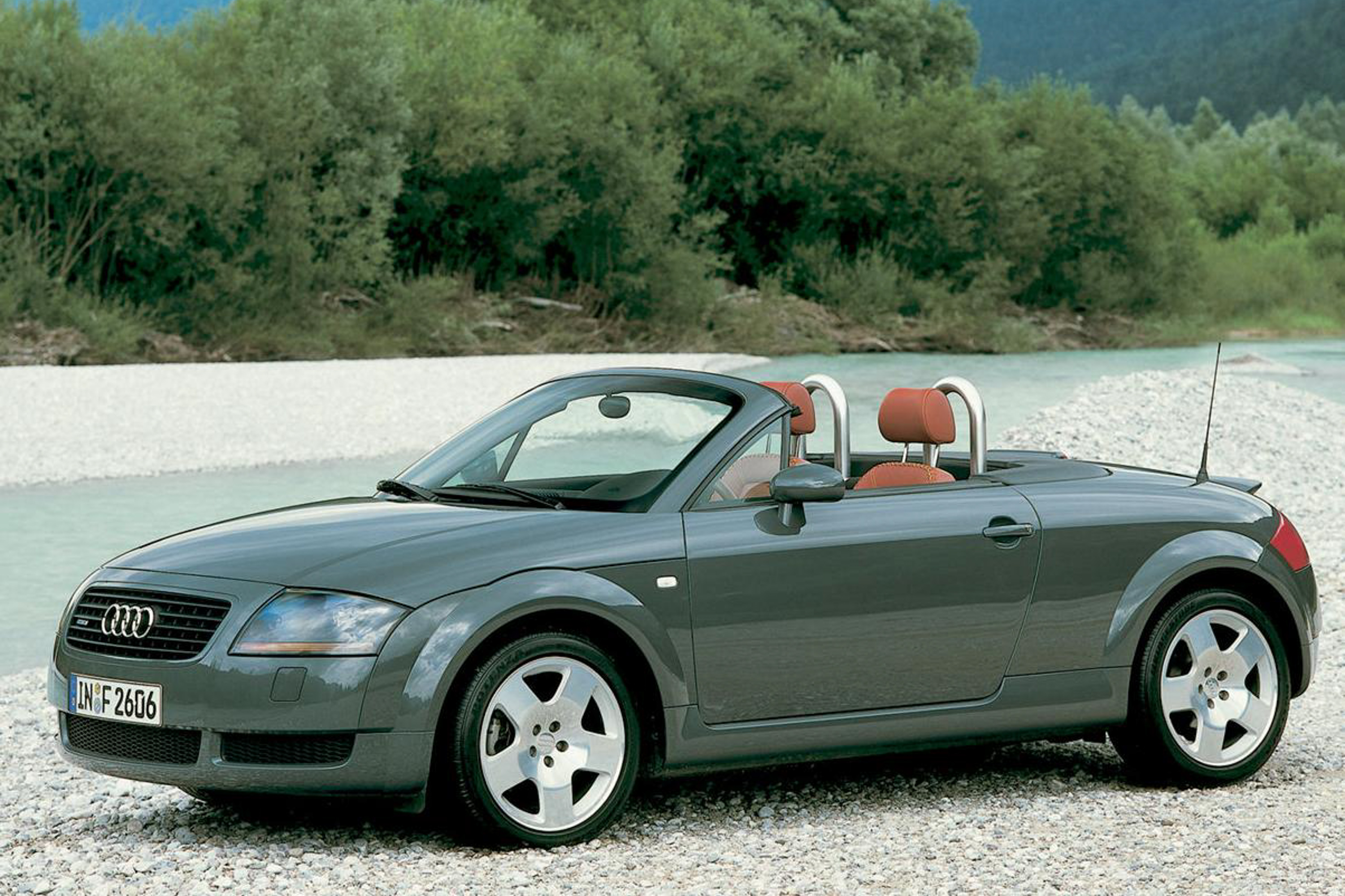 รูป 2000 Audi TT Roadster public
