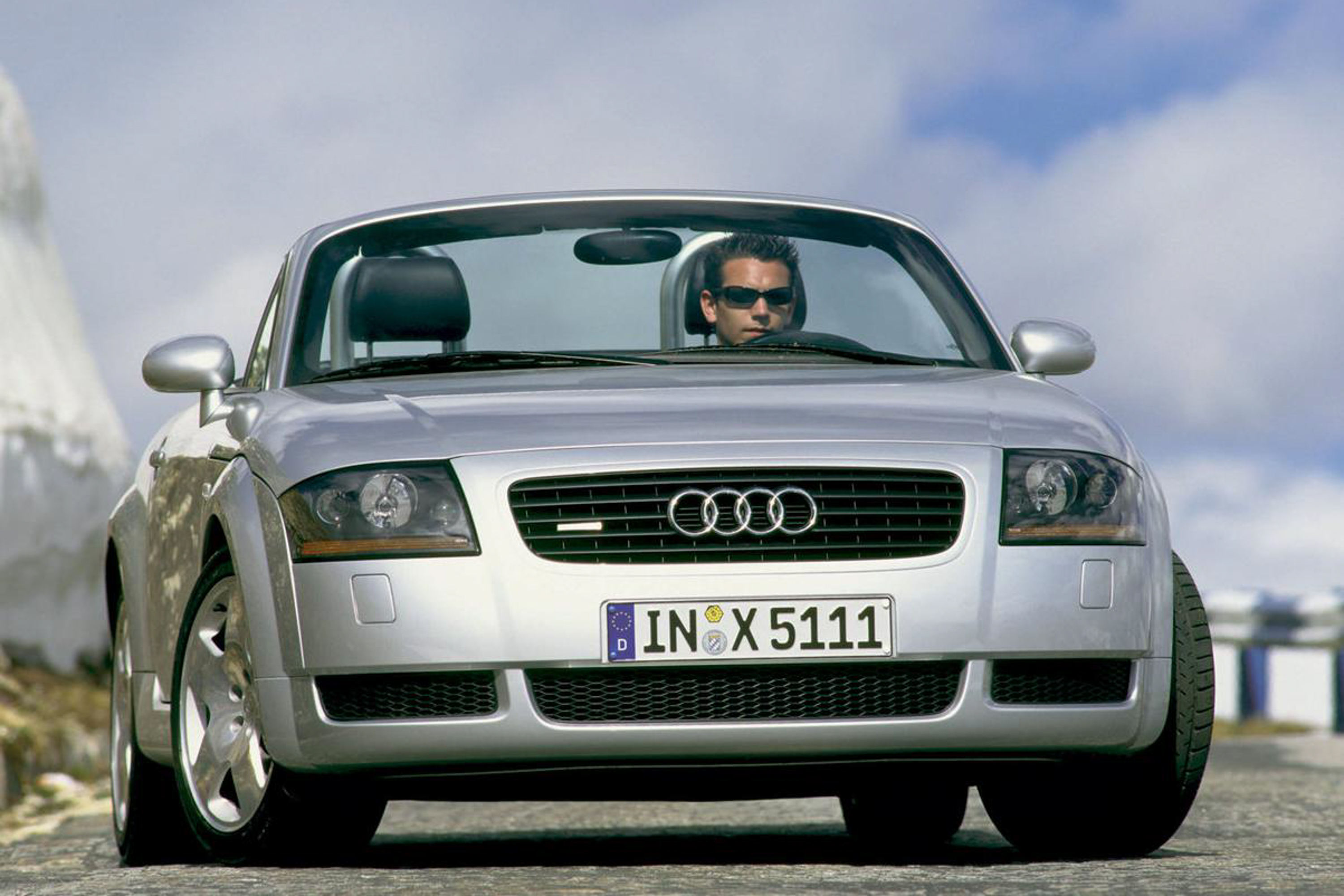 รูป 2002 Audi TT Roadster public