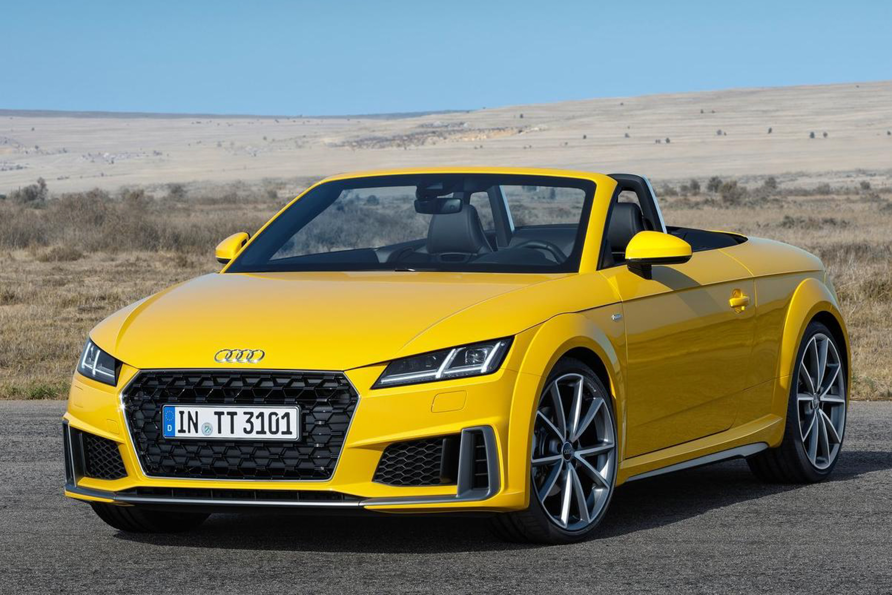 รูป 2019 Audi TT Roadster public