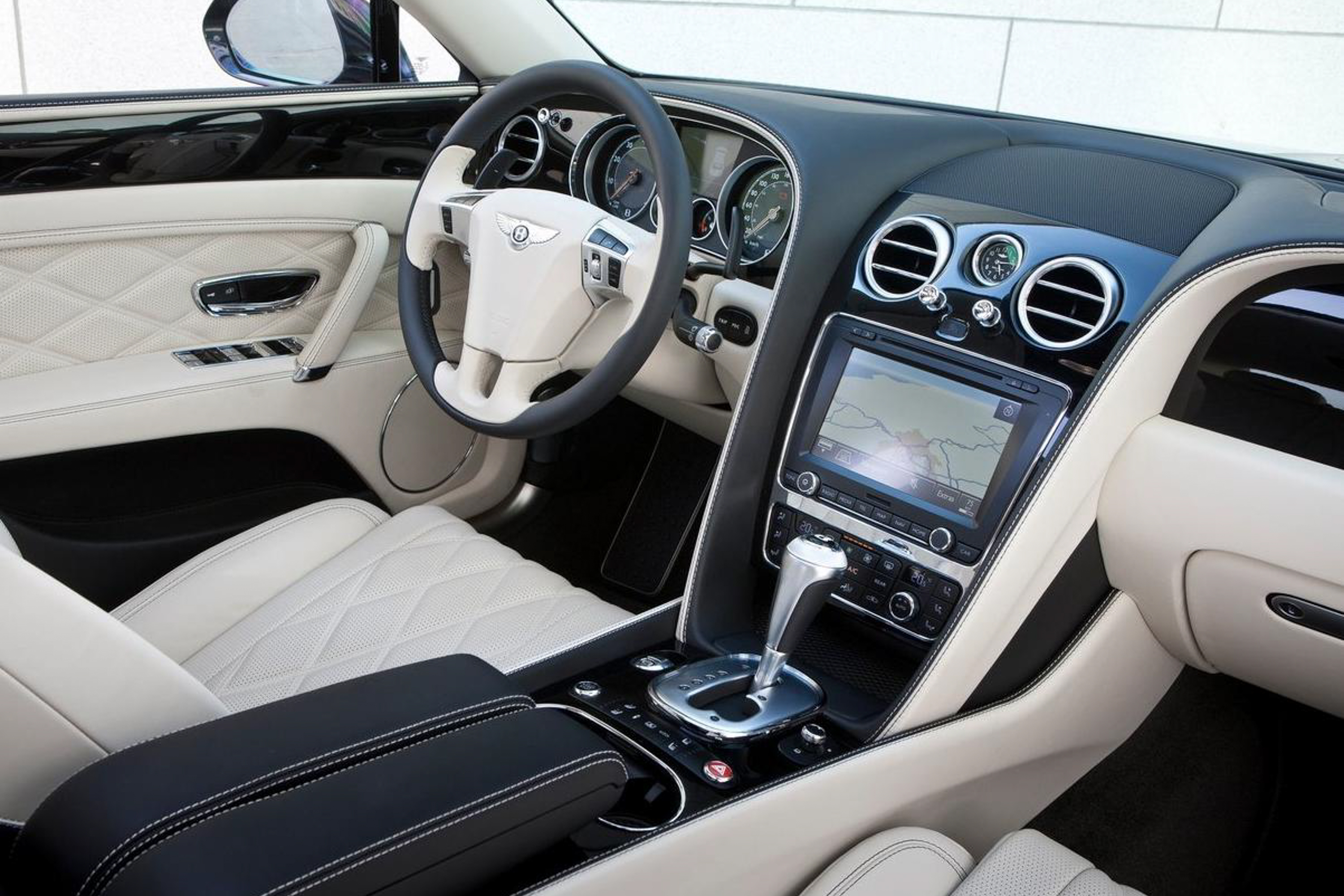 รูป 2014 Bentley Flying Spur public