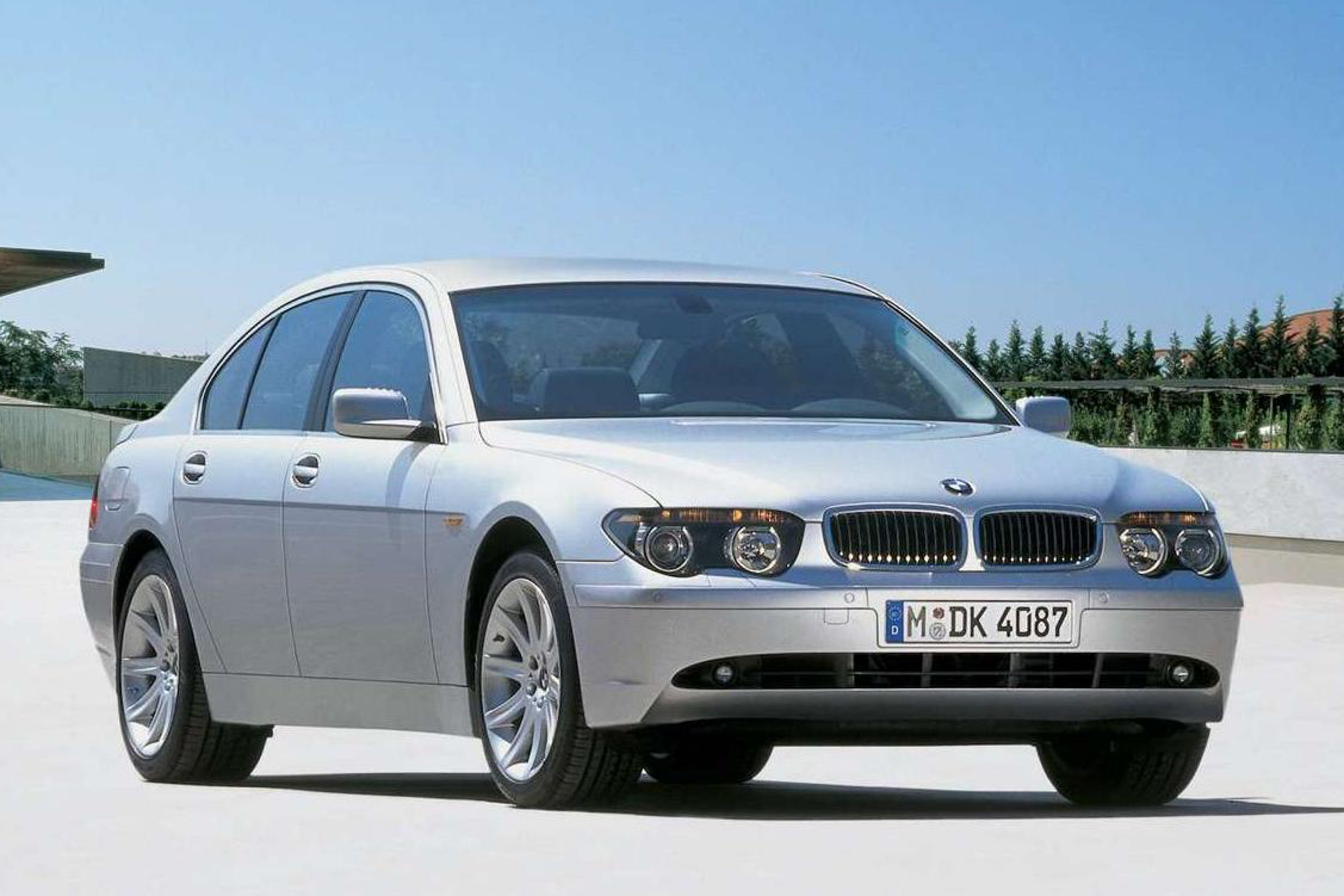 รูป 2002 BMW 7 Series Sedan public