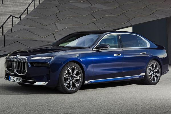 BMW 7 Series Sedan อย่างเป็นทางการ