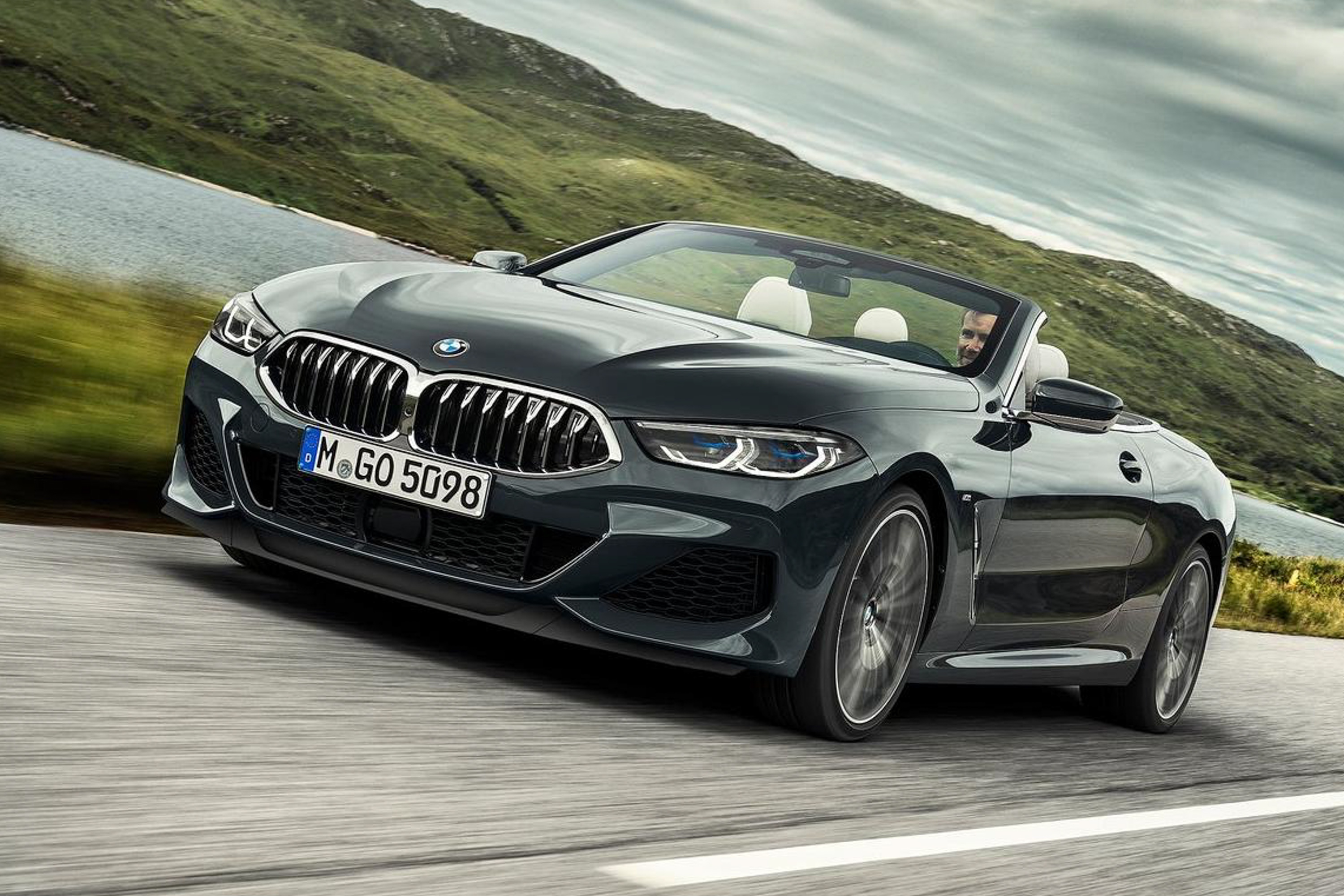 รูป 2019 BMW 8 Series Convertible public