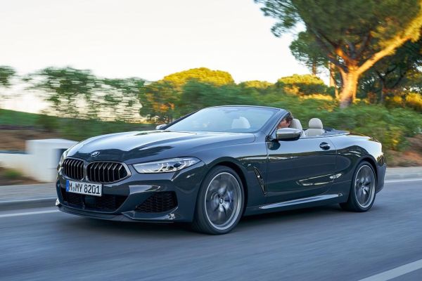 BMW 8 Series Convertible อย่างเป็นทางการ