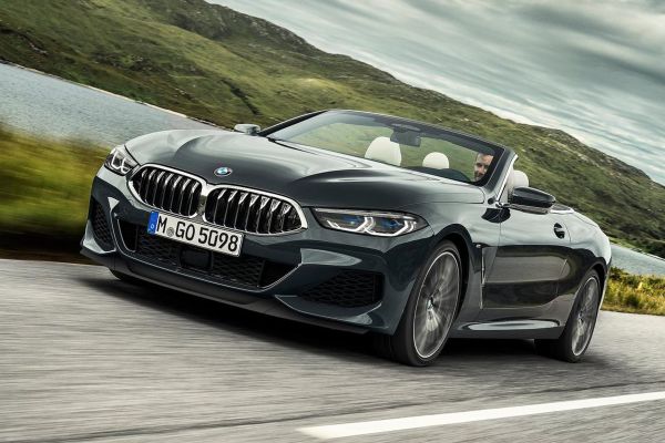 BMW 8 Series Convertible อย่างเป็นทางการ