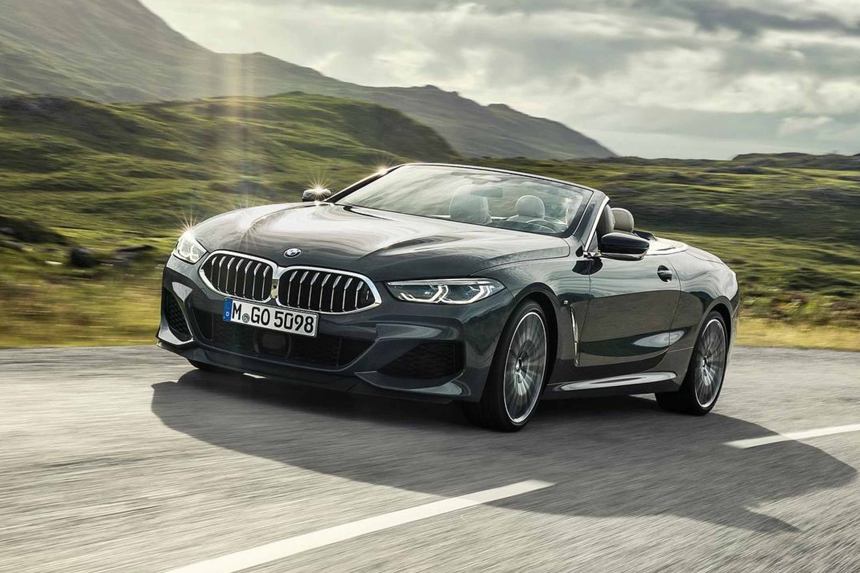 รูป 2019 BMW 8 Series Convertible public