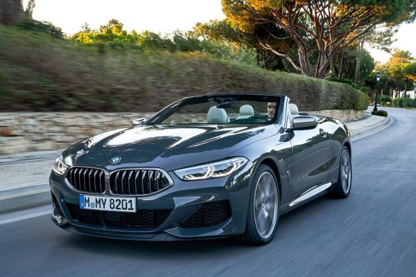 BMW 8 Series Convertible อย่างเป็นทางการ