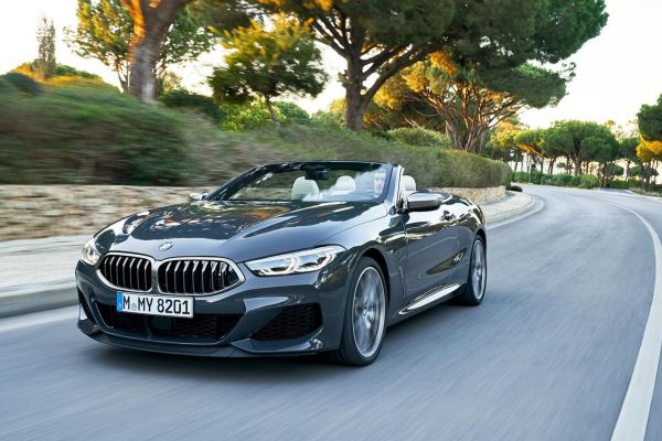 BMW 8 Series Convertible อย่างเป็นทางการ