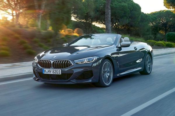 BMW 8 Series Convertible อย่างเป็นทางการ