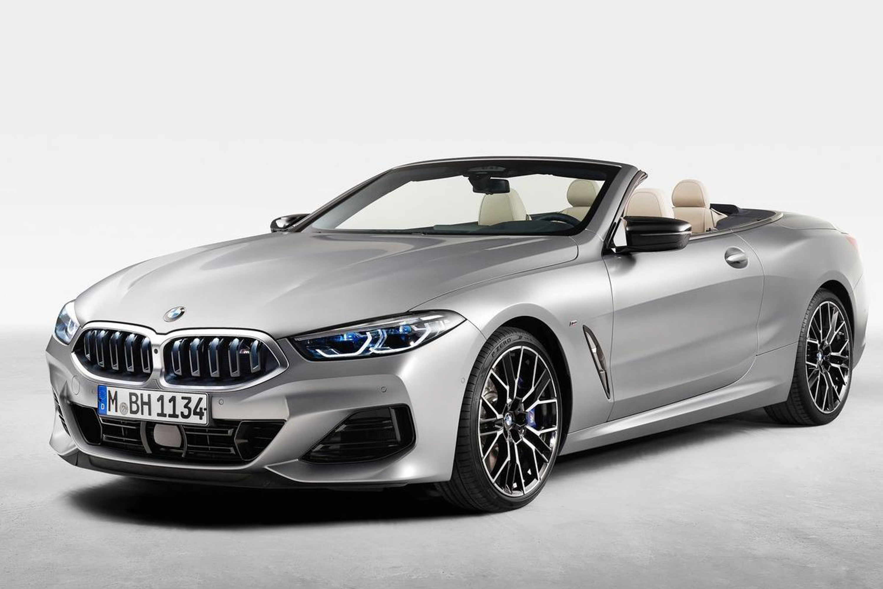 รูป 2023 BMW 8 Series Convertible public
