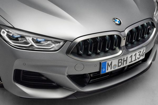 BMW 8 Series Convertible อย่างเป็นทางการ