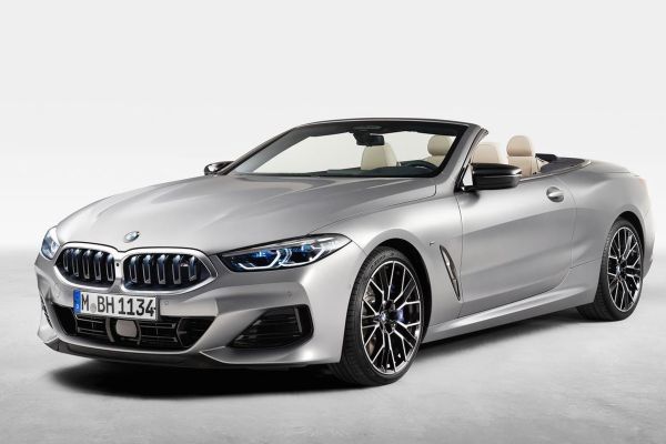 BMW 8 Series Convertible อย่างเป็นทางการ
