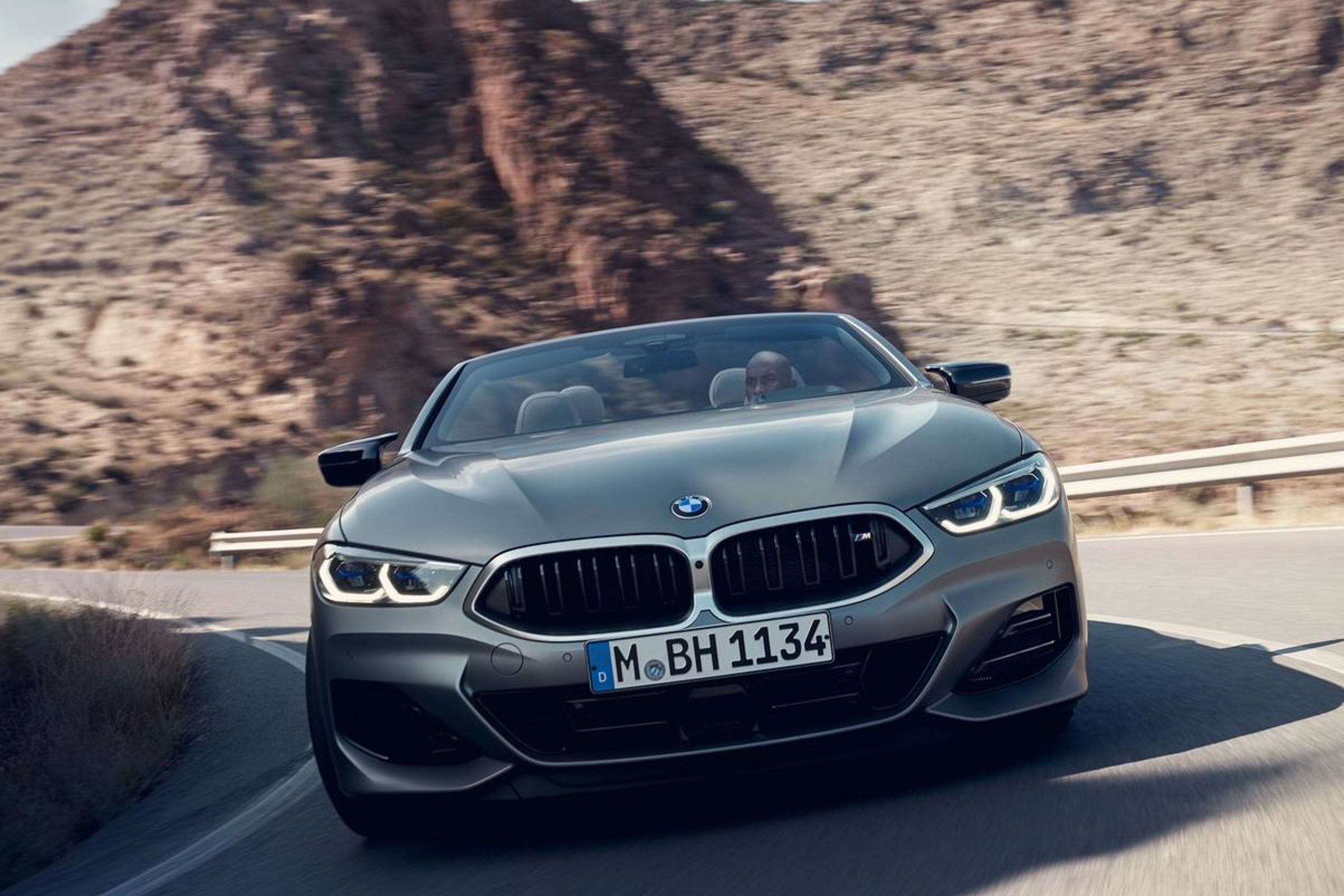 รูป 2023 BMW 8 Series Convertible public