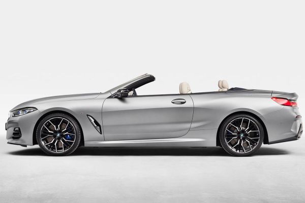 BMW 8 Series Convertible อย่างเป็นทางการ