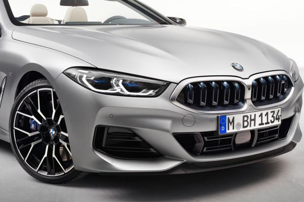 BMW 8 Series Convertible อย่างเป็นทางการ