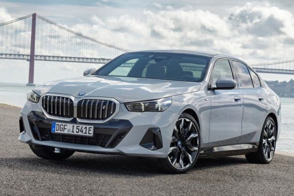 BMW i5 อย่างเป็นทางการ