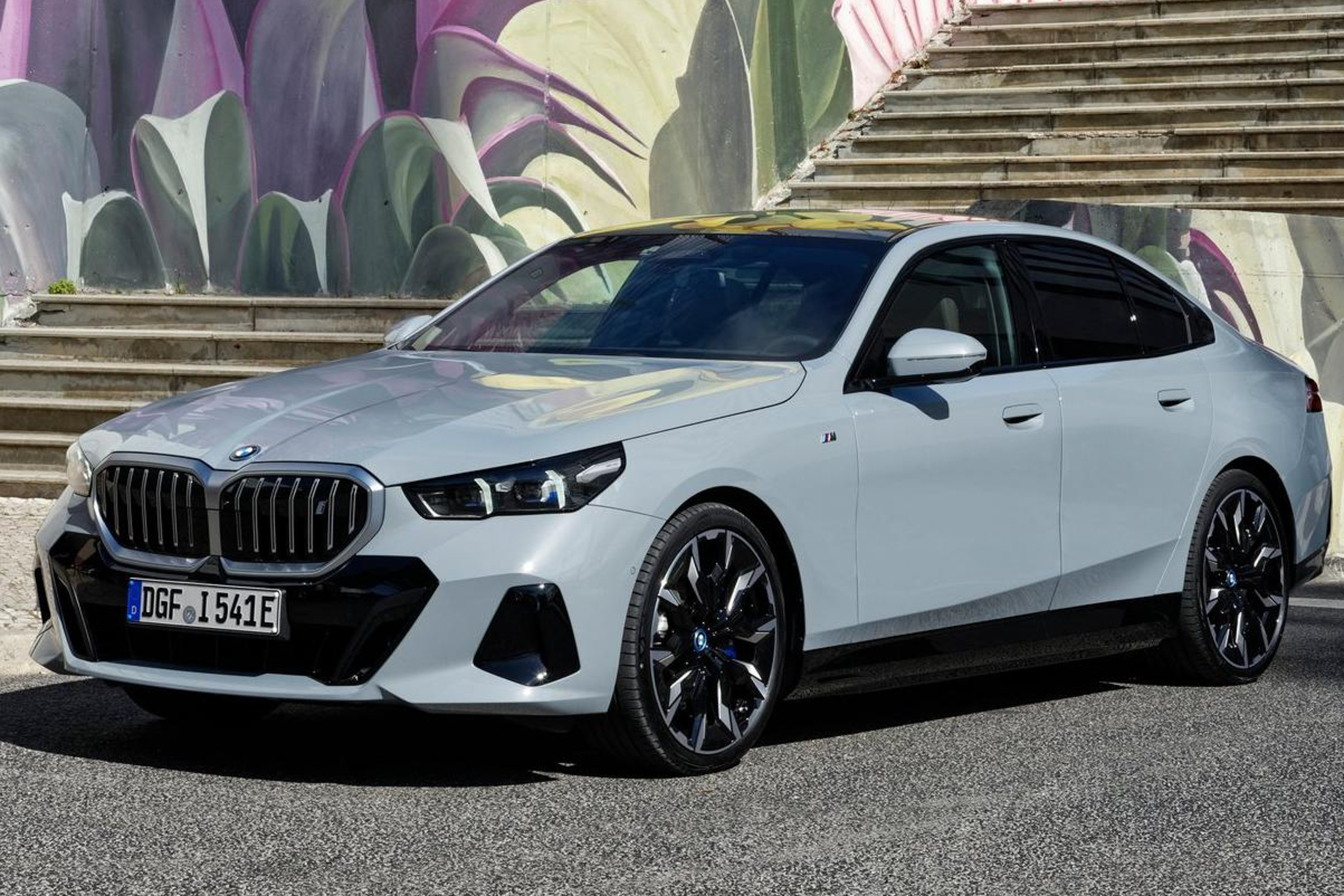 รูป BMW i5 i5 eDrive40 M Sport 2024