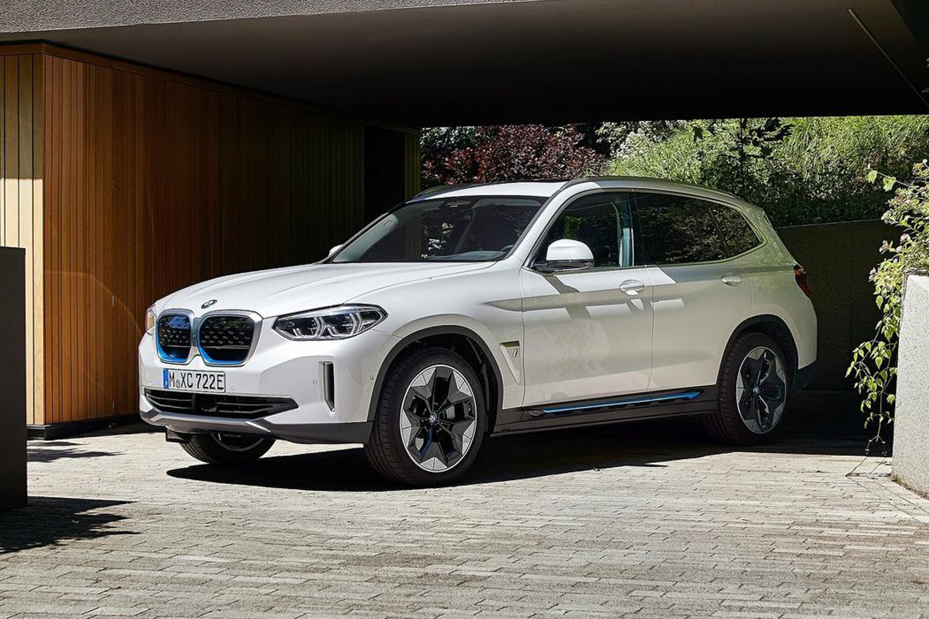 รูป 2021 BMW iX3 M Sport