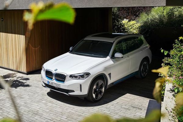 BMW iX3 อย่างเป็นทางการ