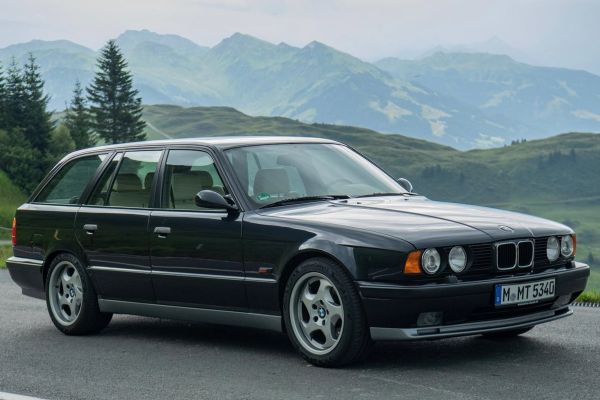 รูป BMW M5 Touring 1992