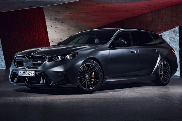 BMW M5 Touring อย่างเป็นทางการ