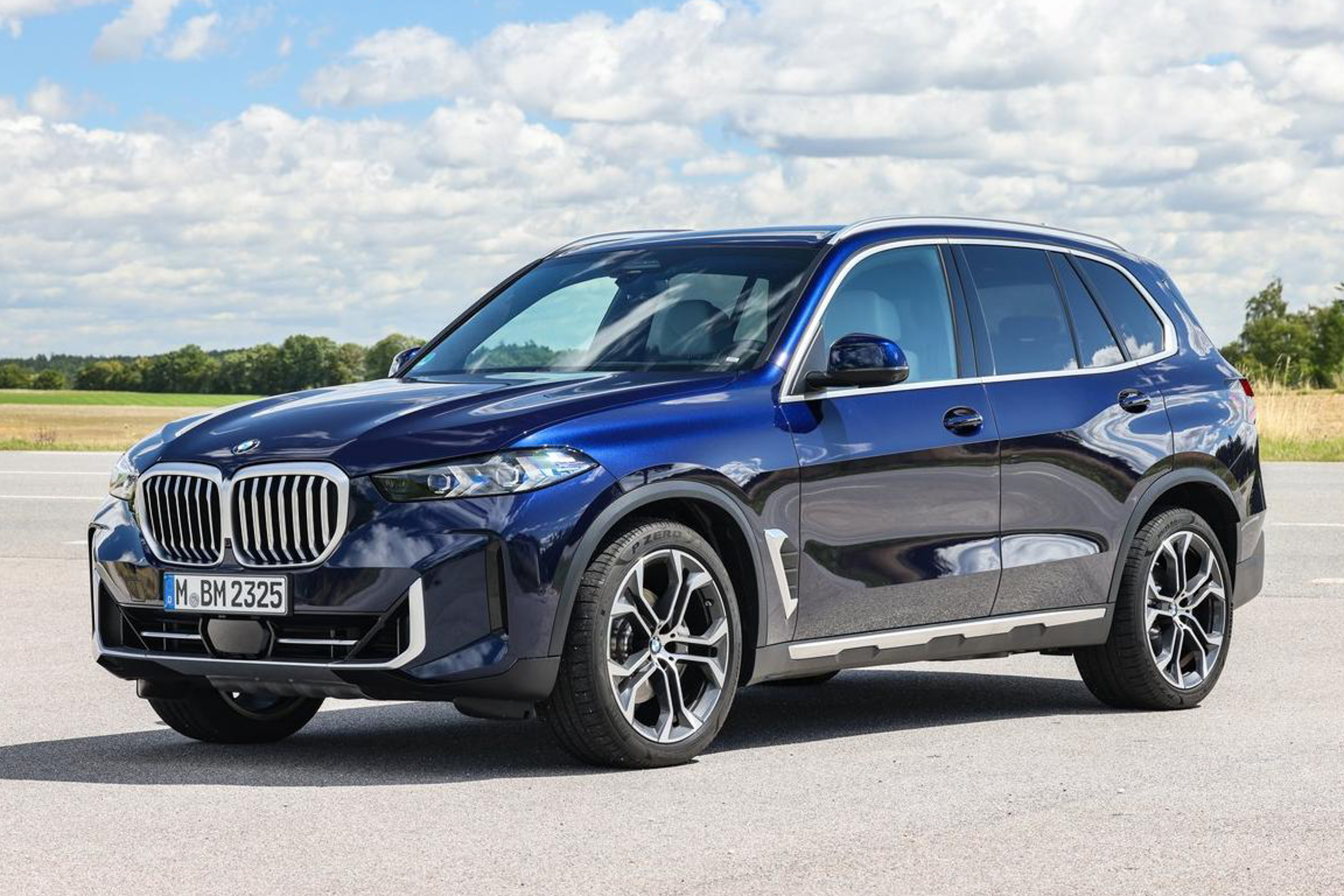 รูป 2024 BMW X5 public