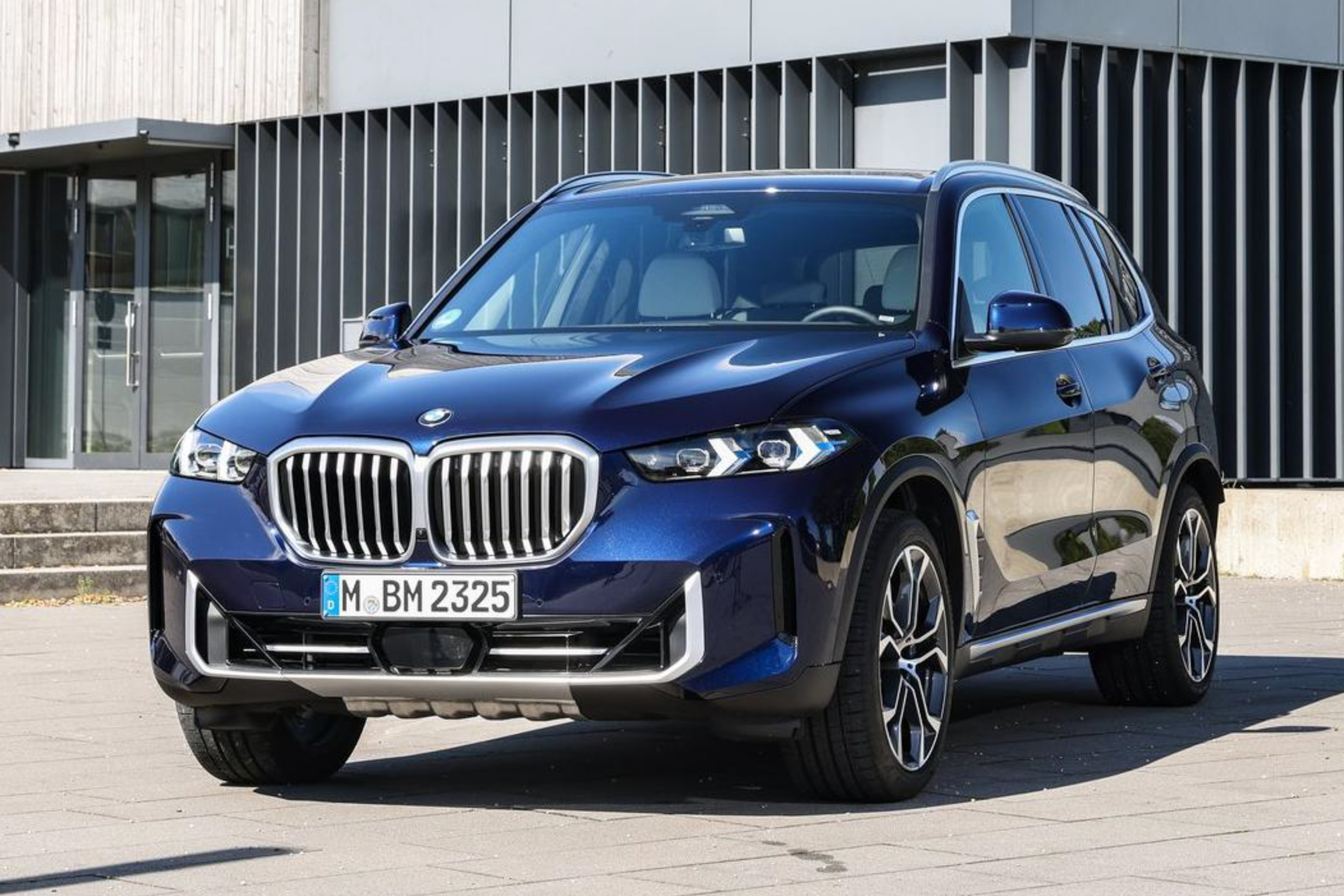 รูป 2024 BMW X5 public