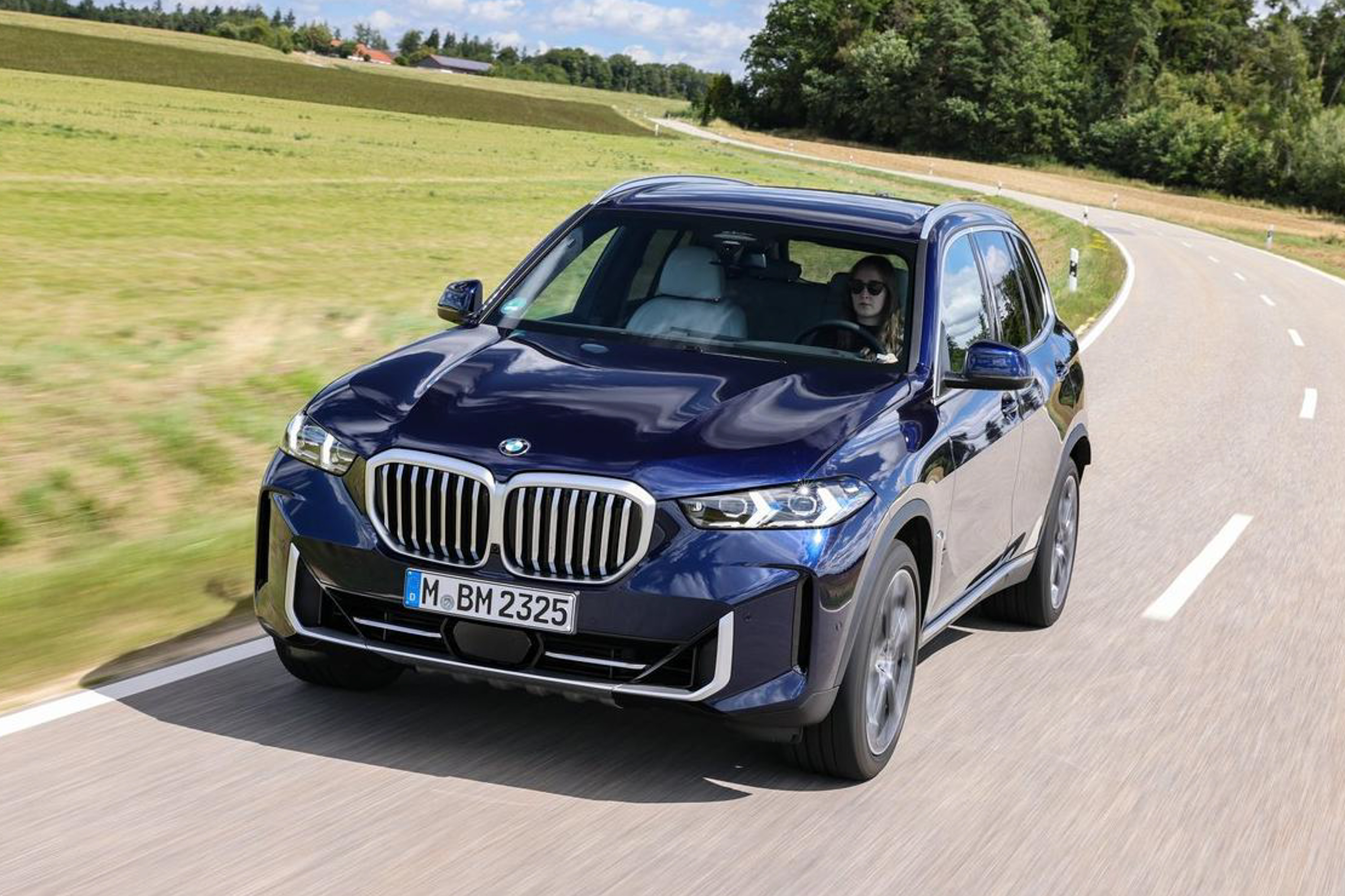 รูป 2024 BMW X5 public
