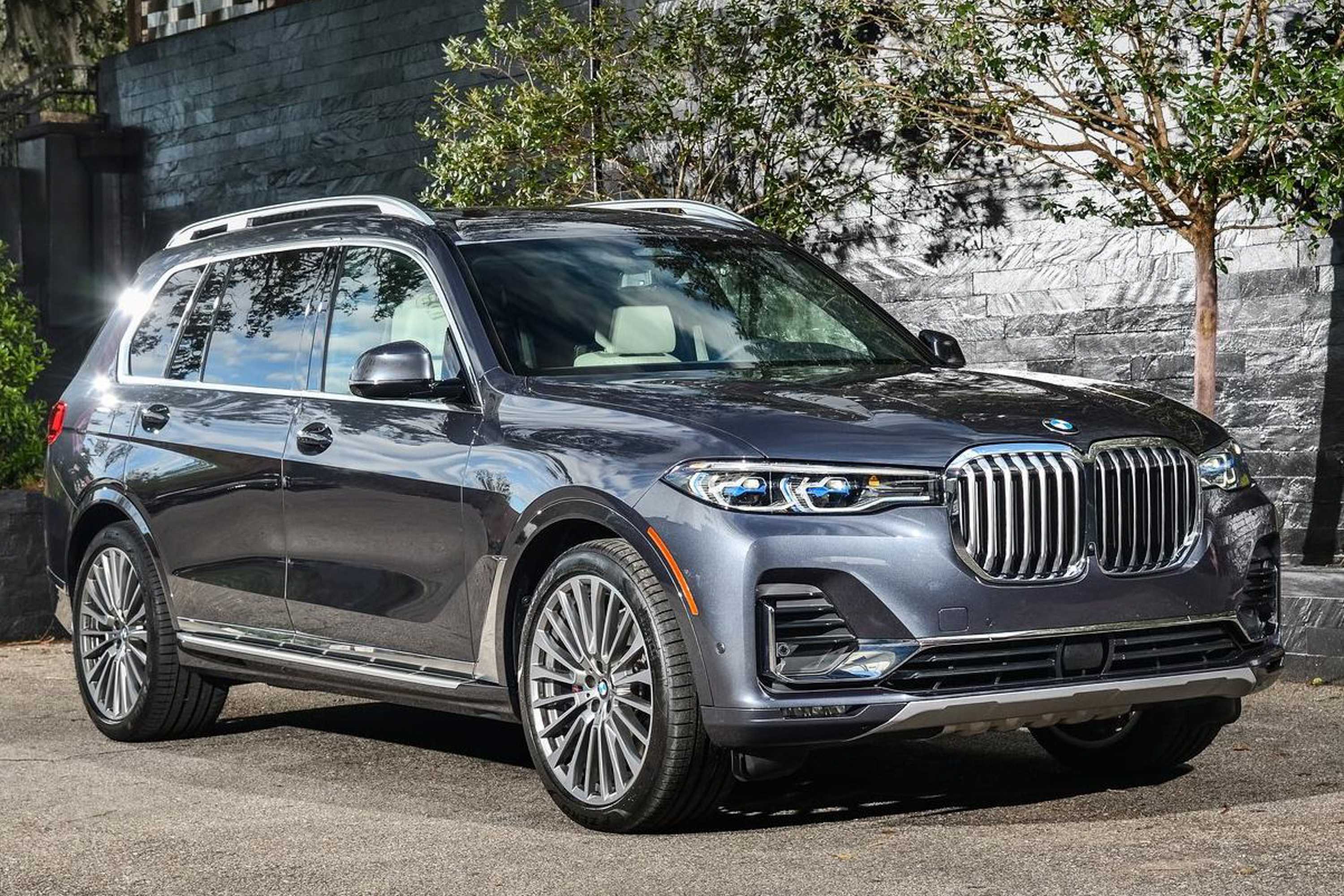รูป 2019 BMW X7 public