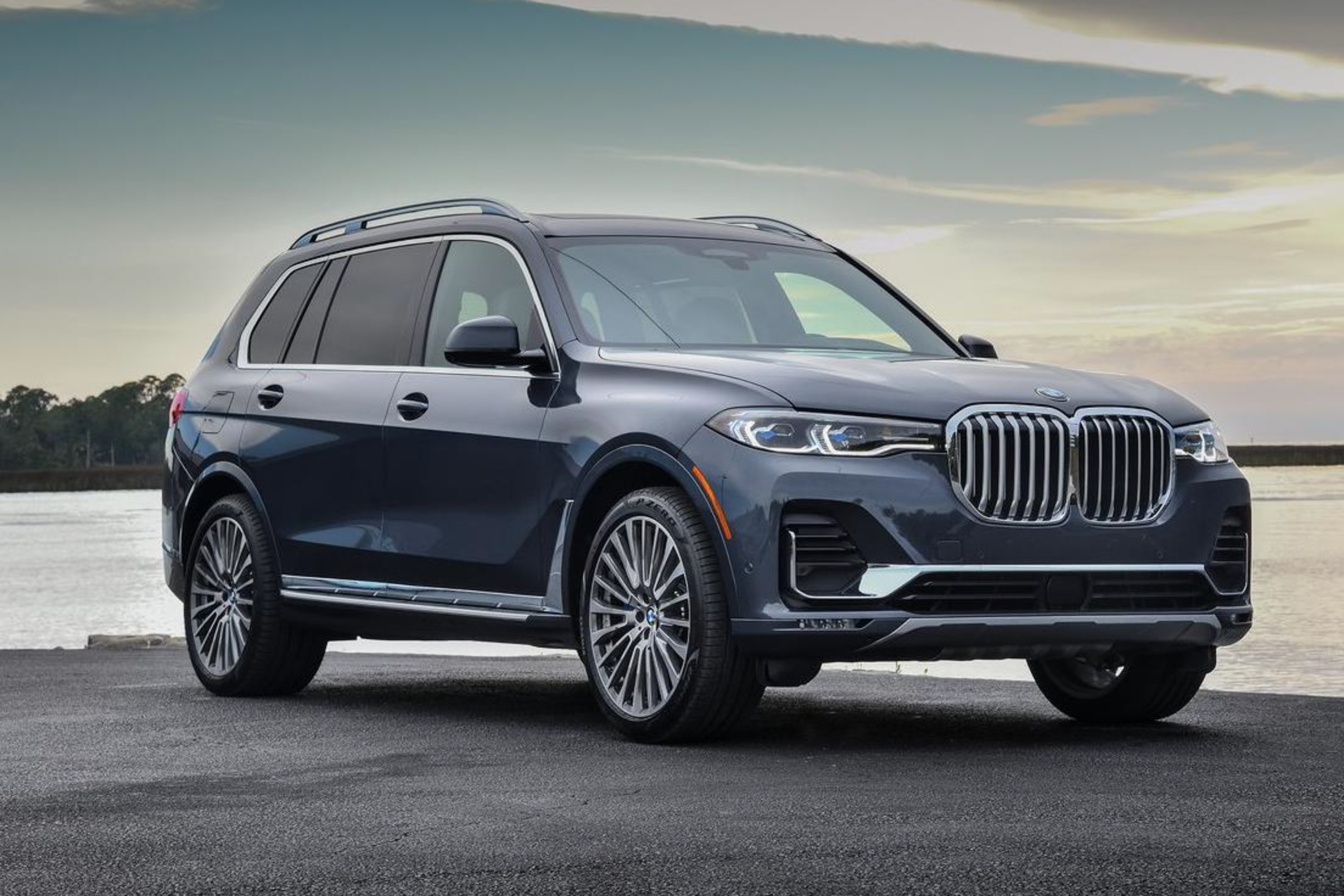 รูป 2019 BMW X7 public