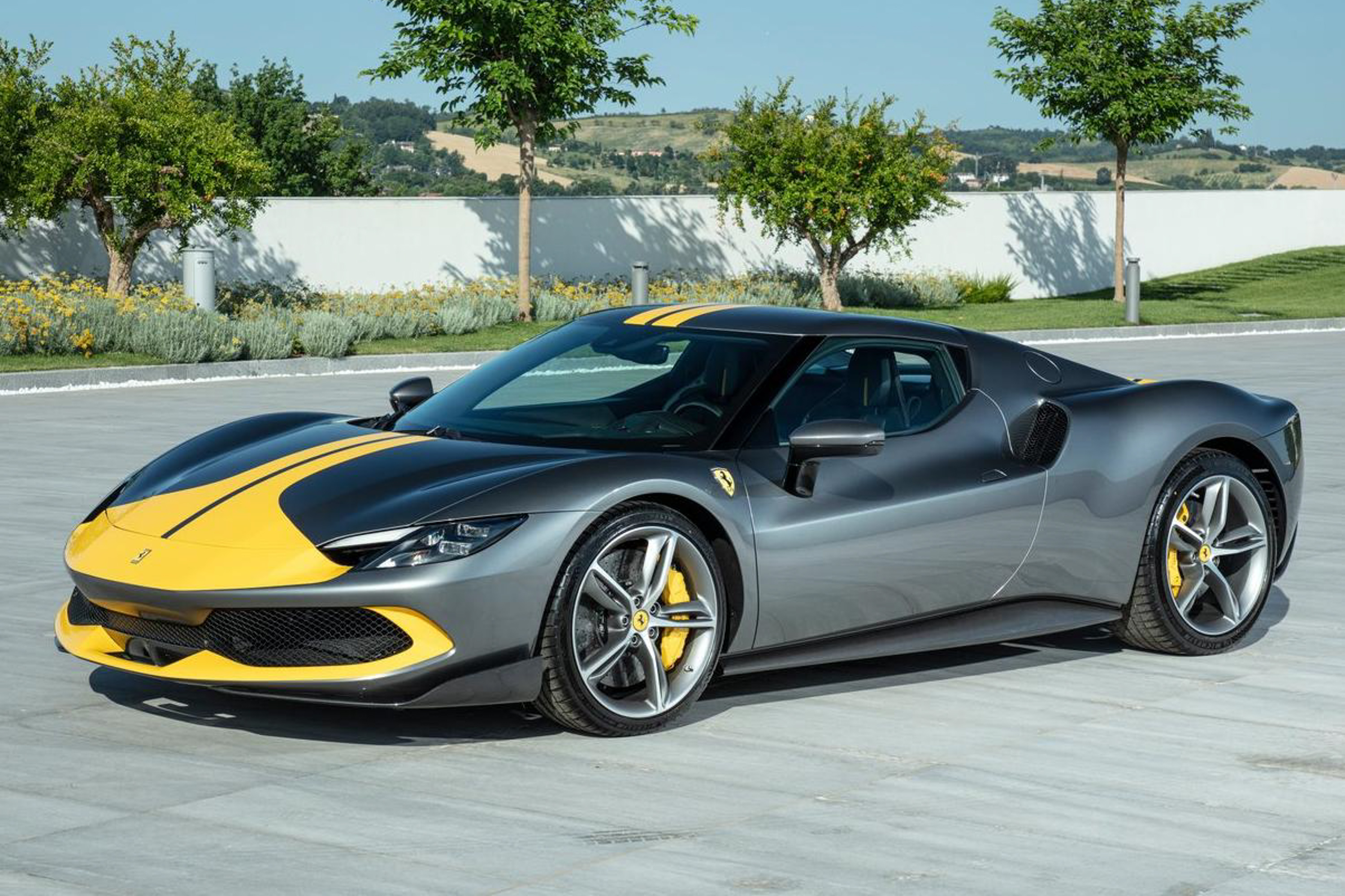รูป Ferrari 296 GTB 2022