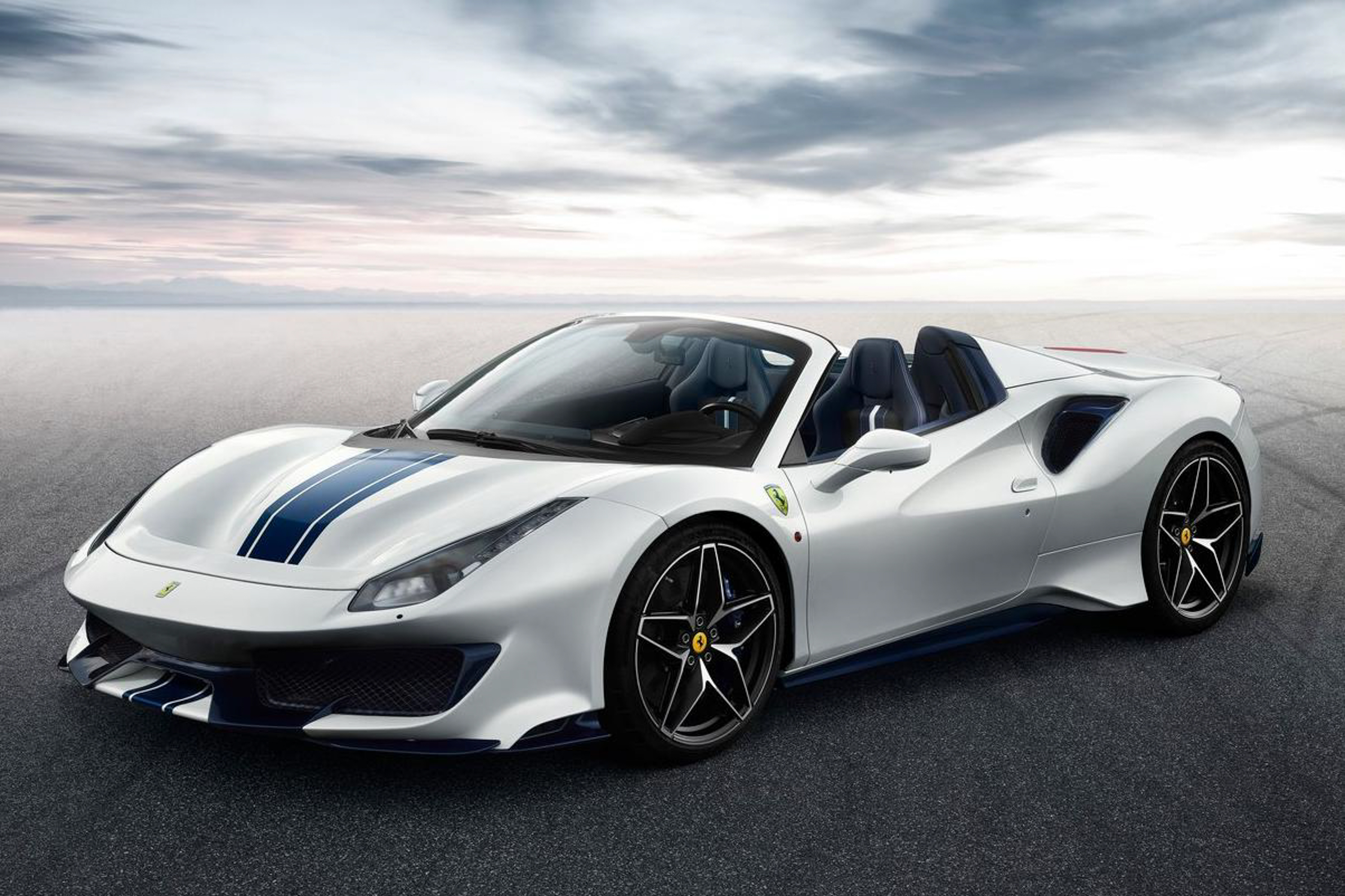 รูป 2019 Ferrari 488 Pista Spider public
