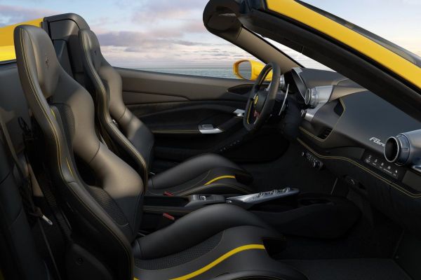 Ferrari F8 Spider อย่างเป็นทางการ