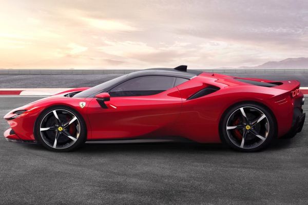 Ferrari SF90 Stradale อย่างเป็นทางการ