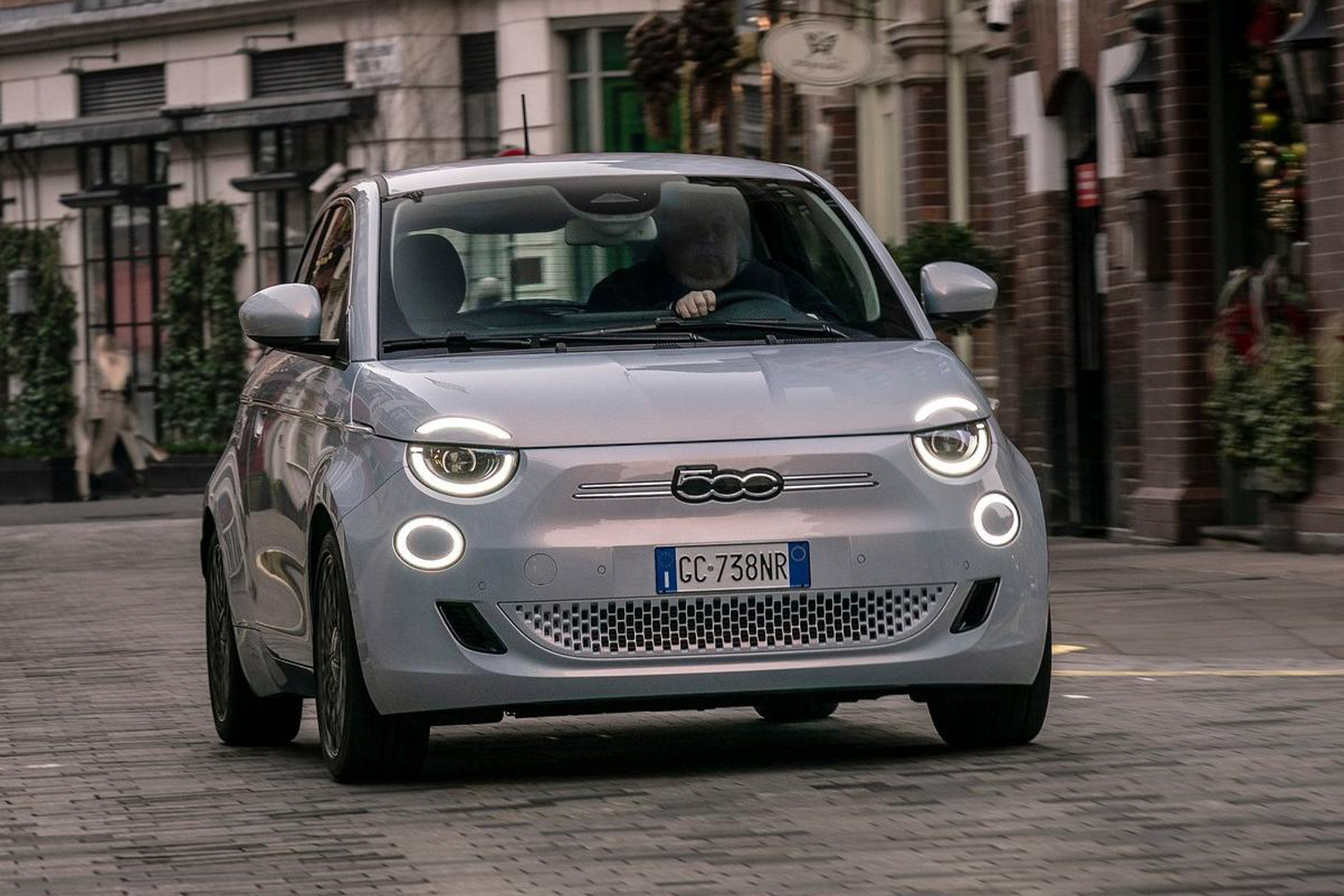 รูป 2021 Fiat 500 public