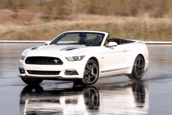 Ford Mustang อย่างเป็นทางการ