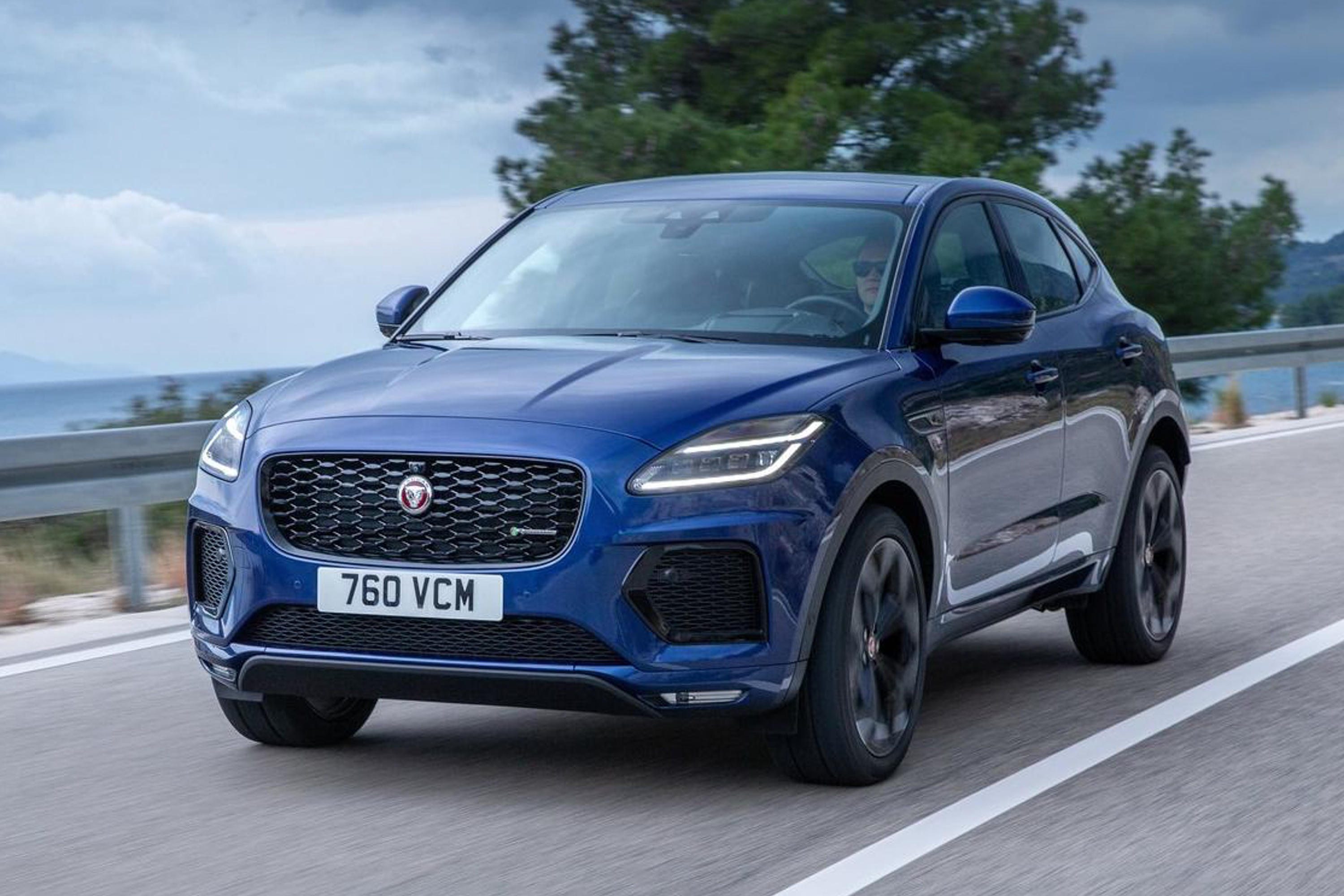 รูป 2021 Jaguar E-Pace public