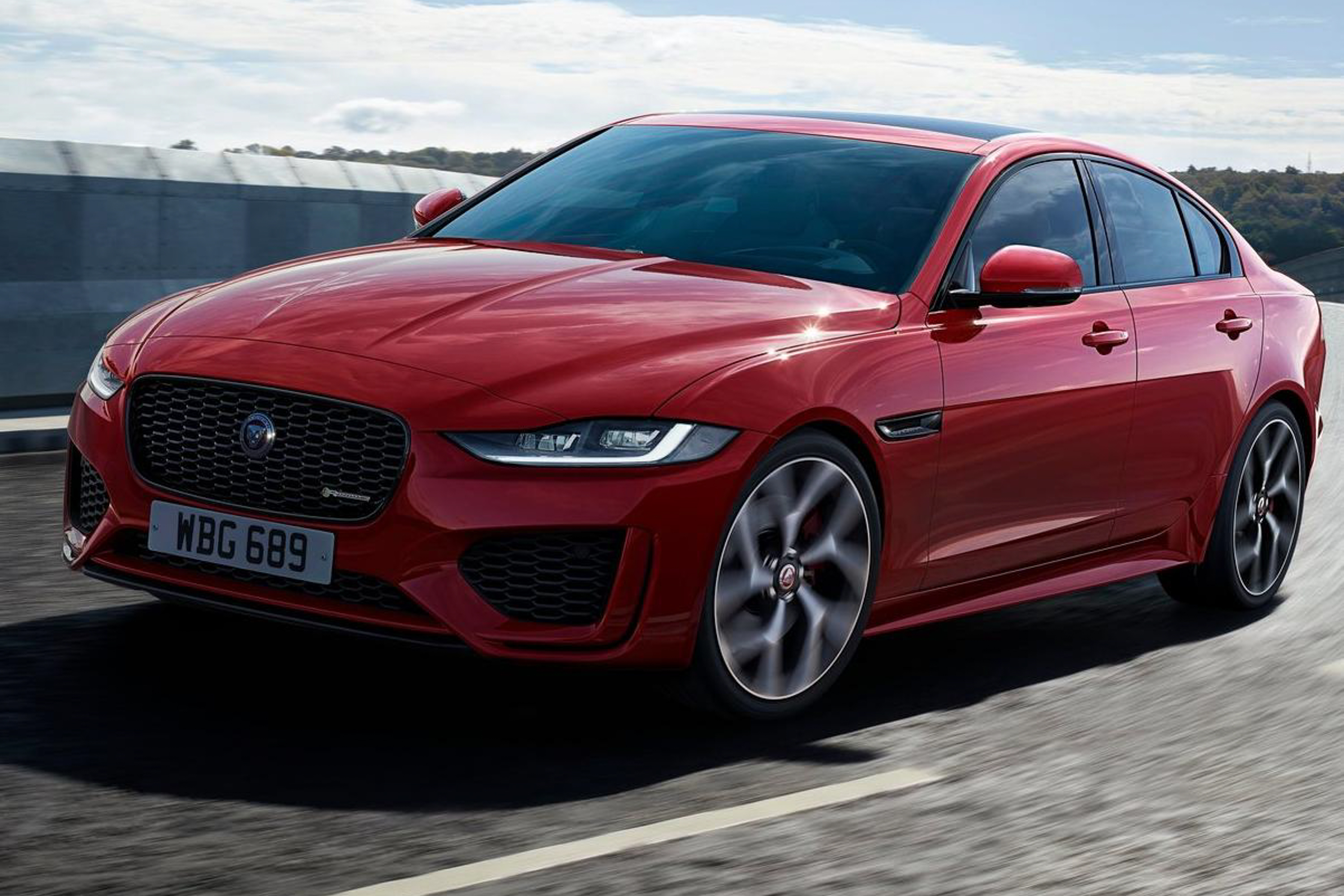 รูป 2020 Jaguar XE 2.0L Ingenium Prestige