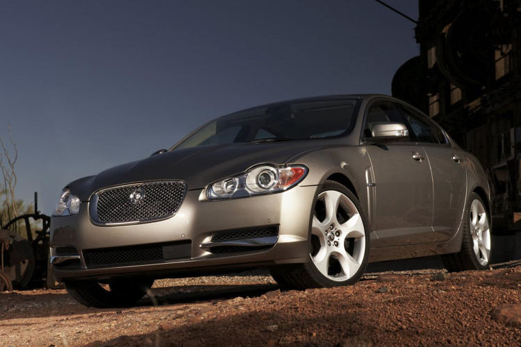 รีวิว Jaguar XF 2009