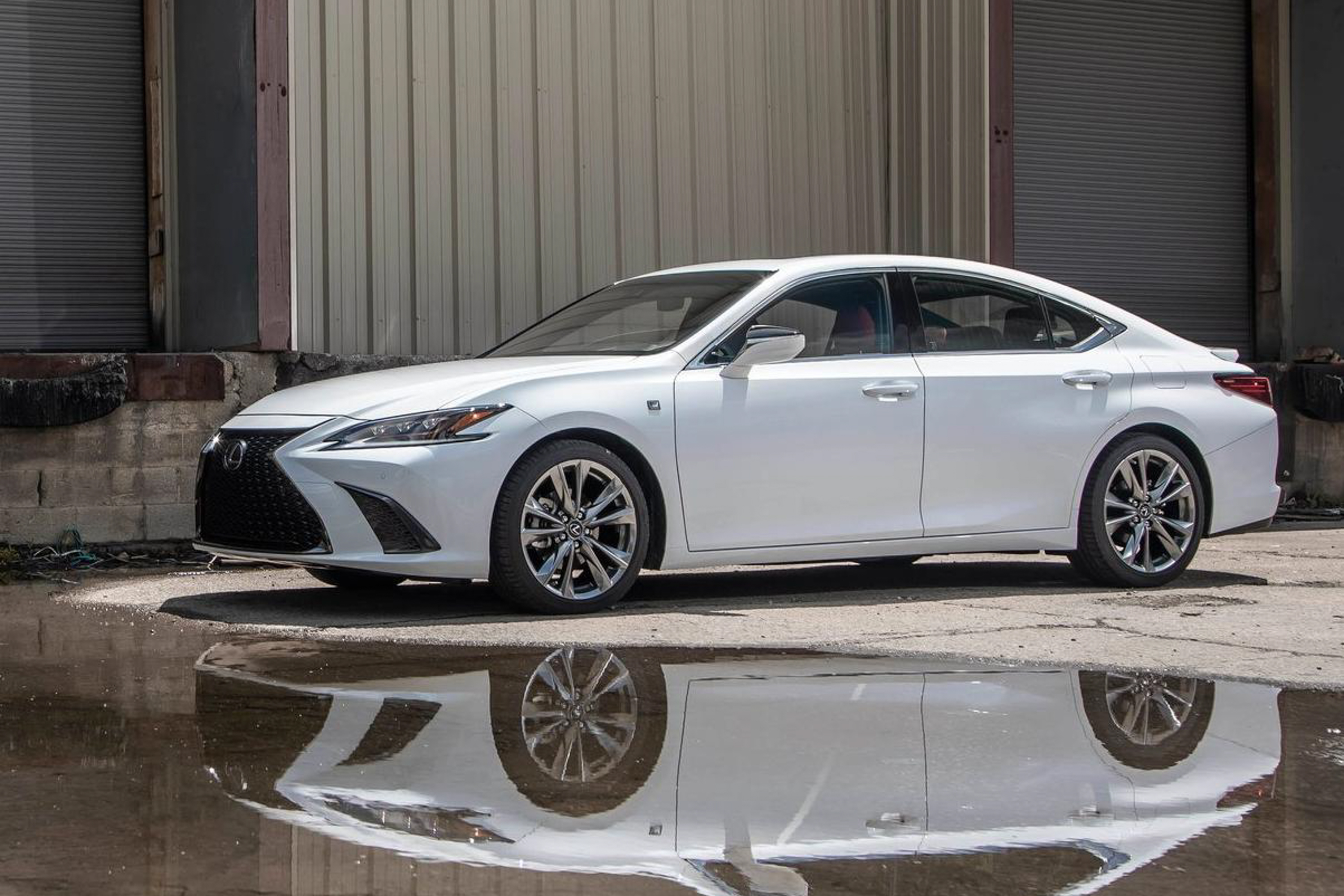 รูป 2019 Lexus ES public