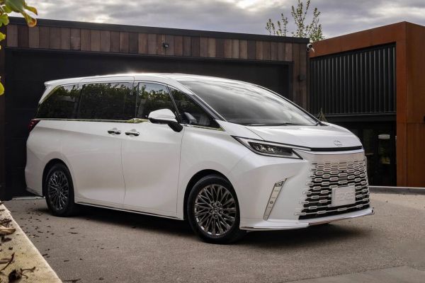 Lexus LM อย่างเป็นทางการ