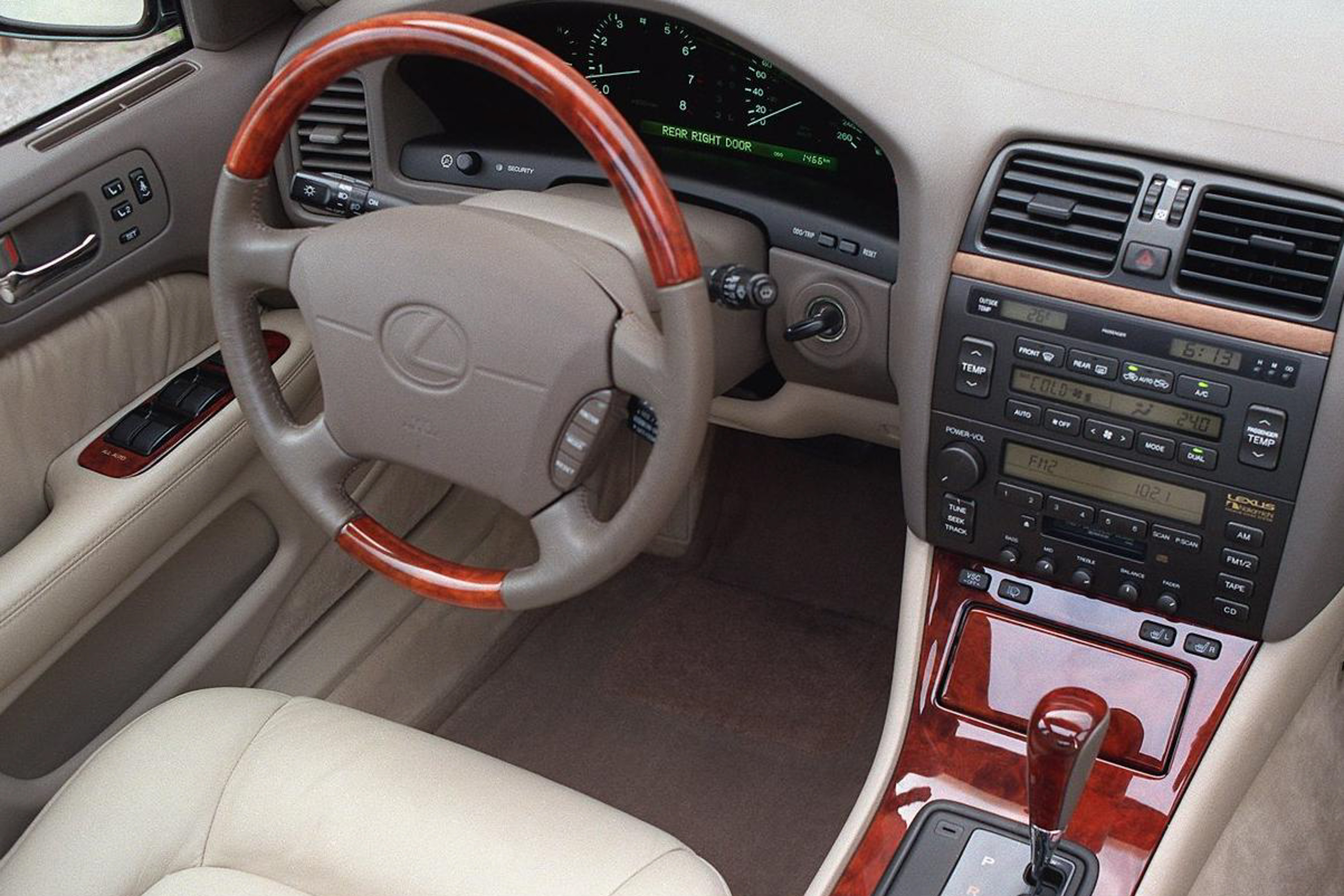 รูป 1998 Lexus LS public
